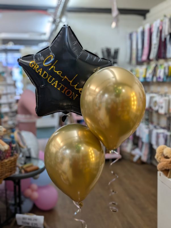 Personalized graduation balloon bundle