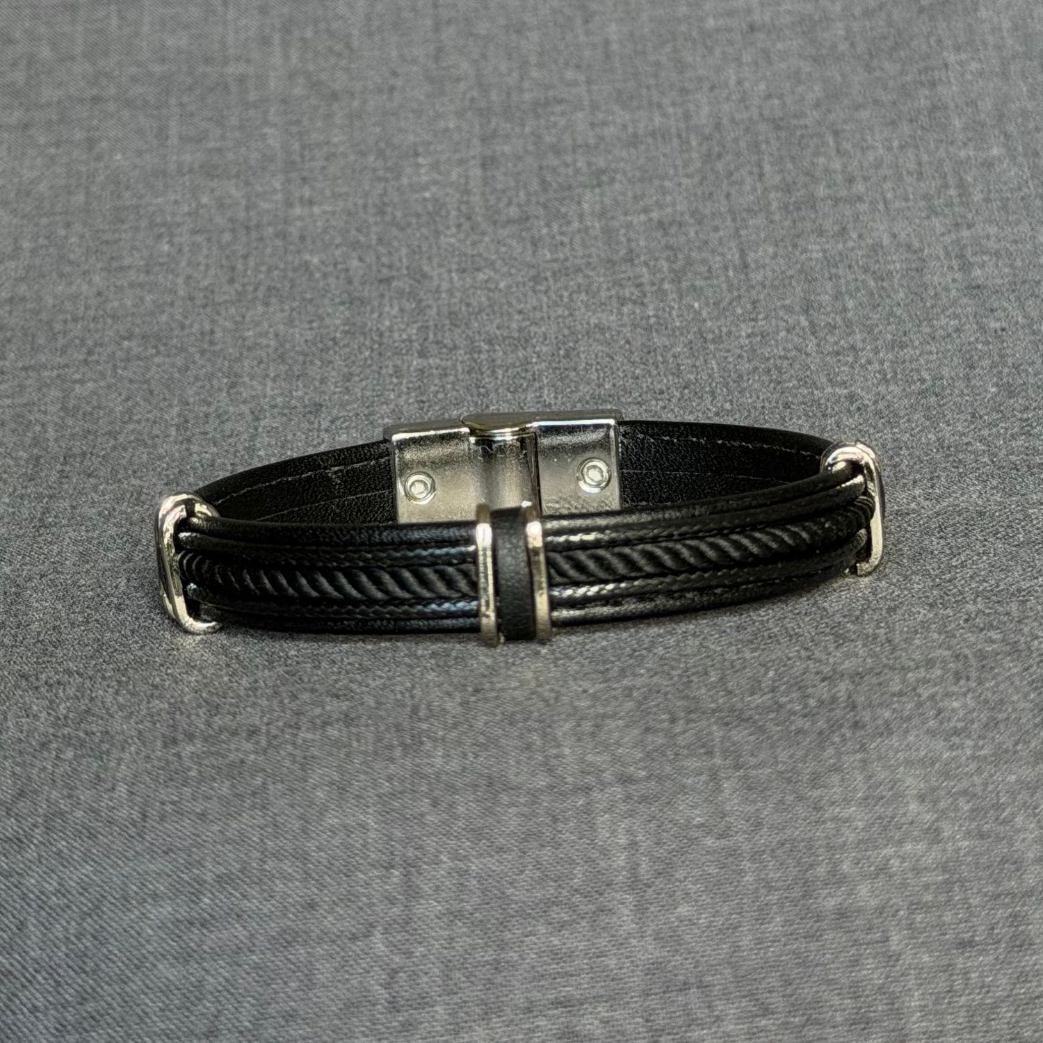 FIERCE LINE - Black &amp; Silver