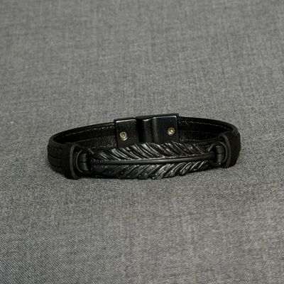 ​FIERCE FEATHER— Black