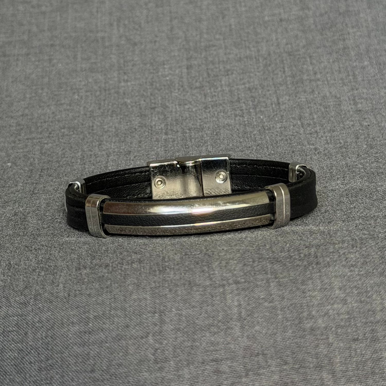 FIERCE STEEL - Black &amp; Silver