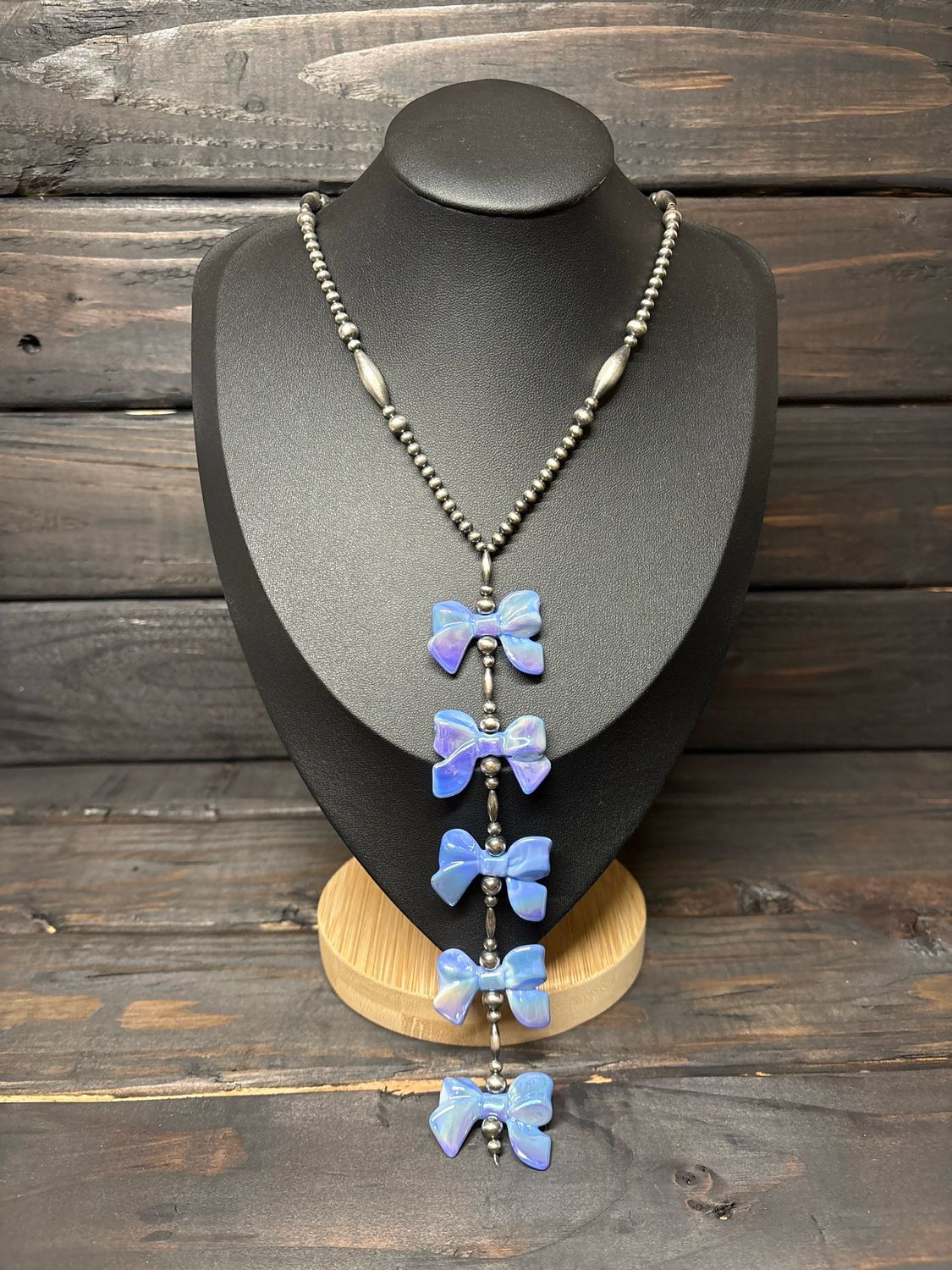 Bows &amp; Navajo Pearls Lariat