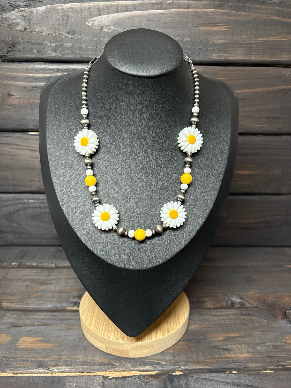 Daisy &amp; Navajo Pearls