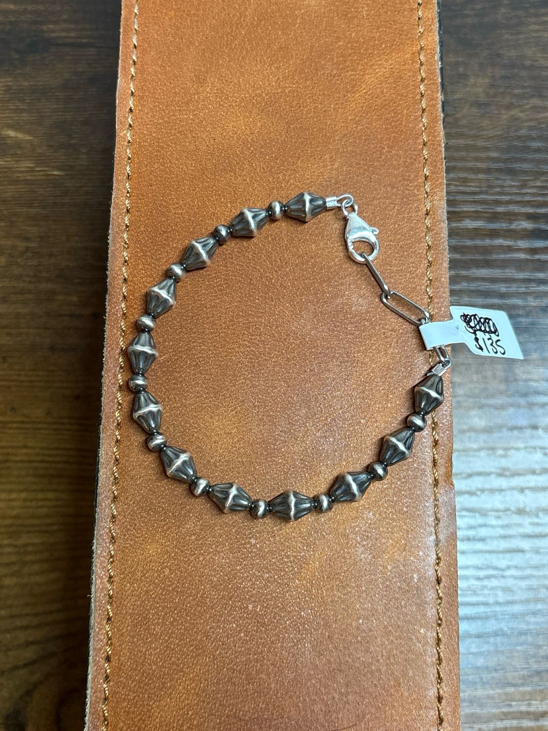 Torpedo &amp; 4 mm Navajo Pearl Bracelet