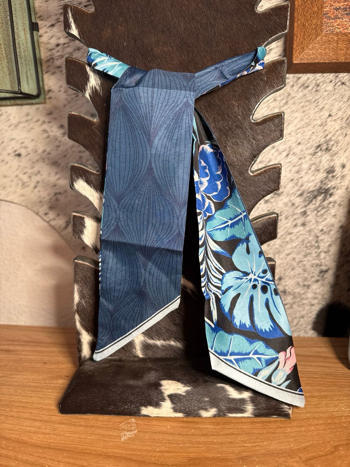 Blue &amp; Navy Twilly