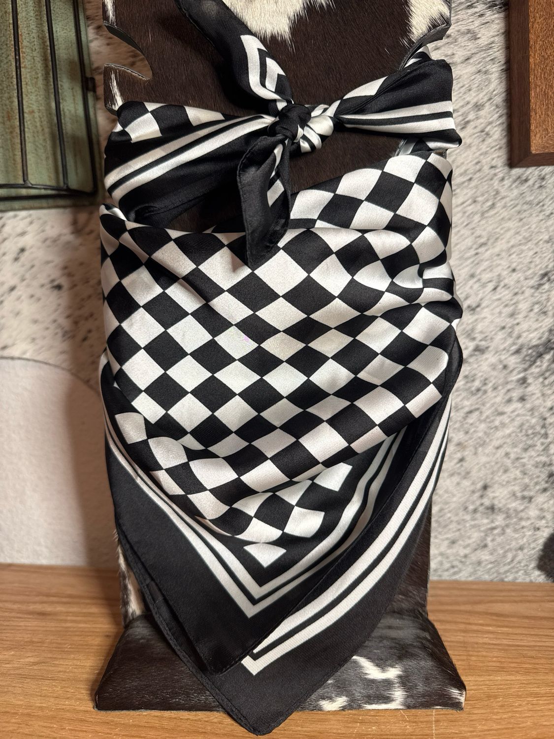 Black &amp; White Checkered Wildrag