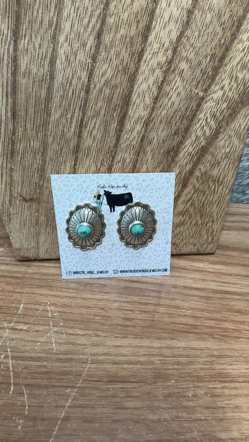 Kingman Turquoise Conch Stud