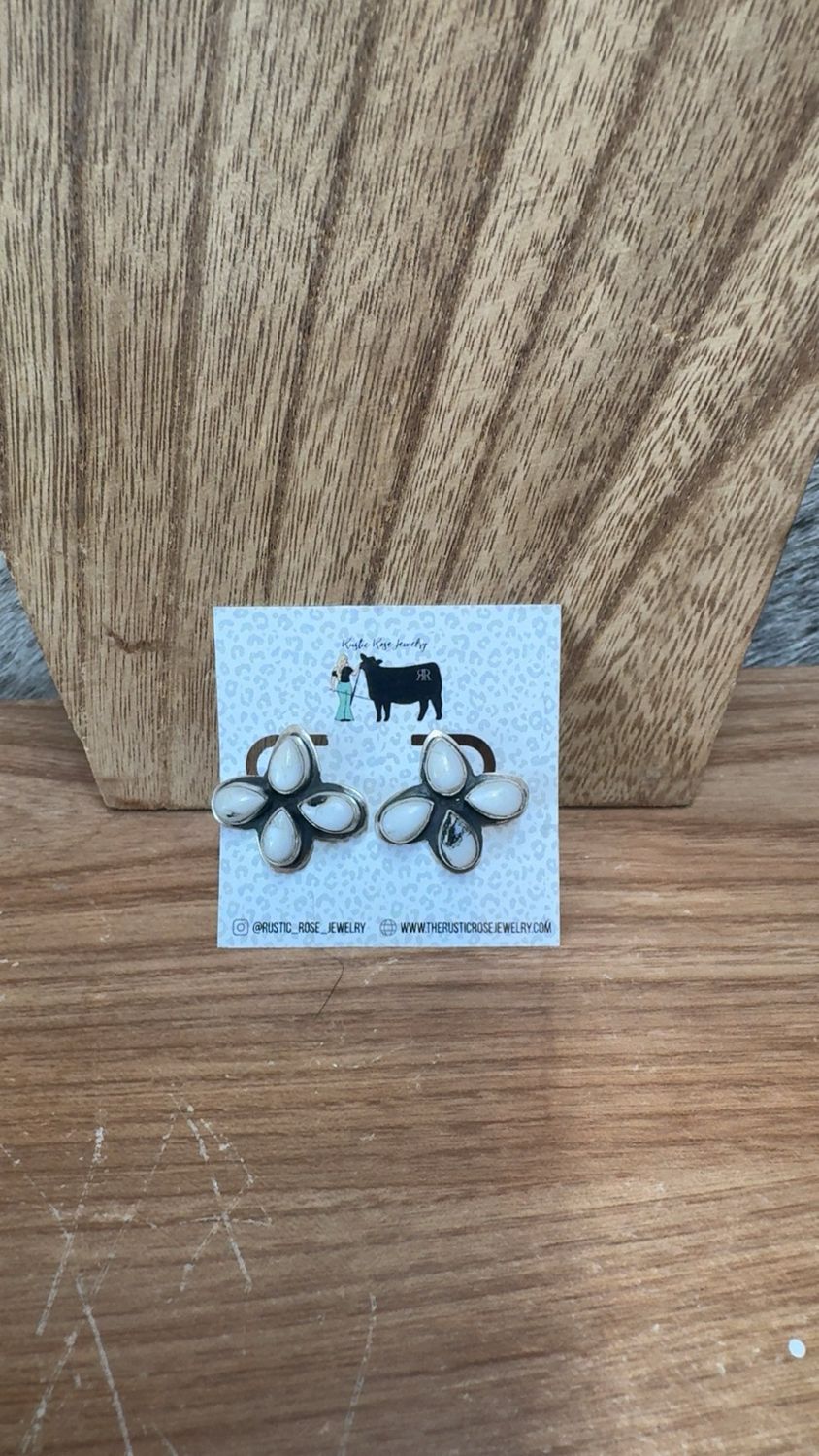 White Buffalo Cluster Stud