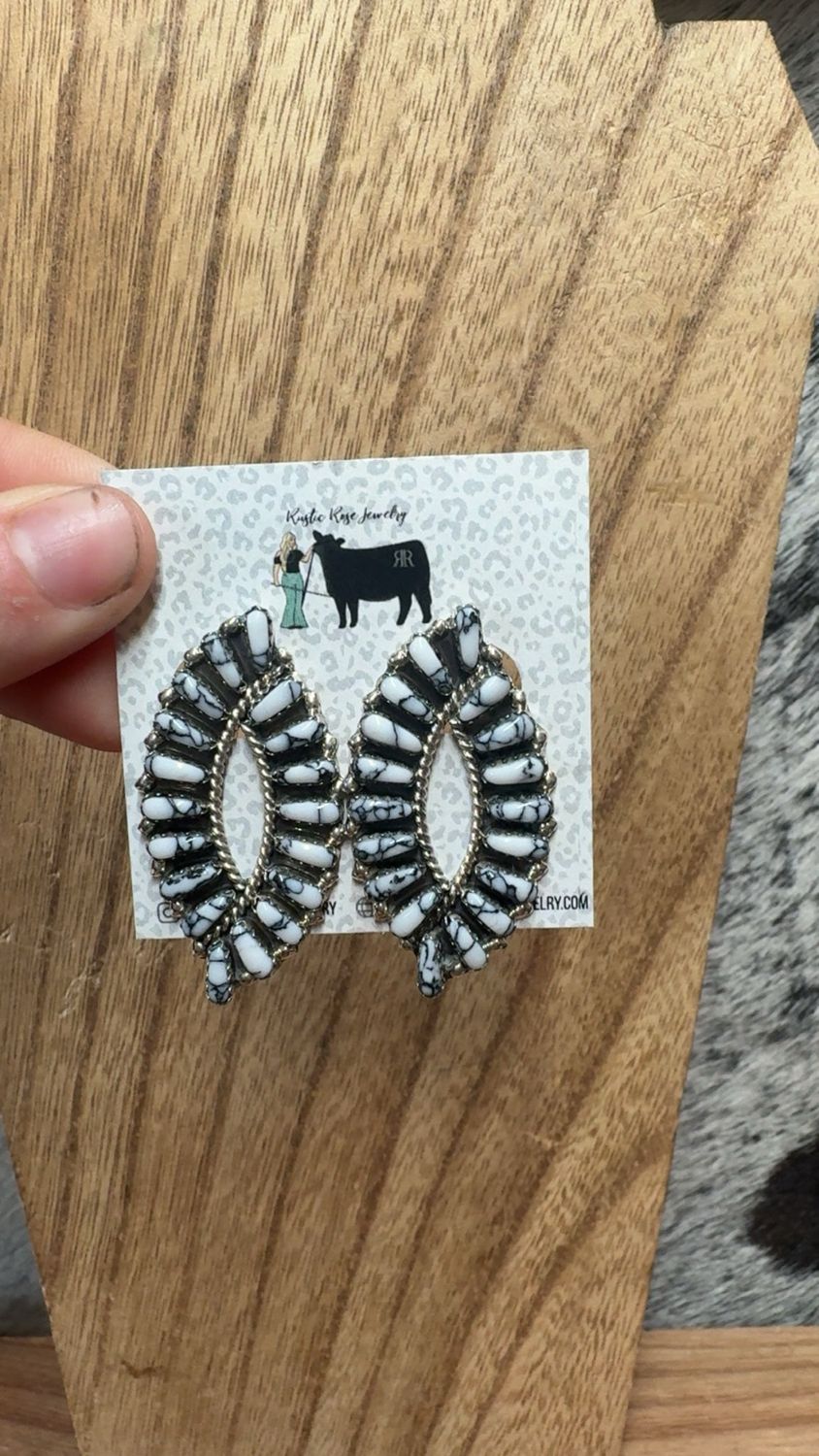 White Buffalo Cluster Stud