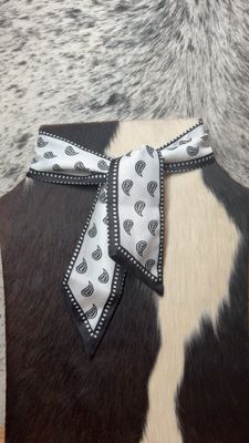 White &amp; Black Paisley Twilly