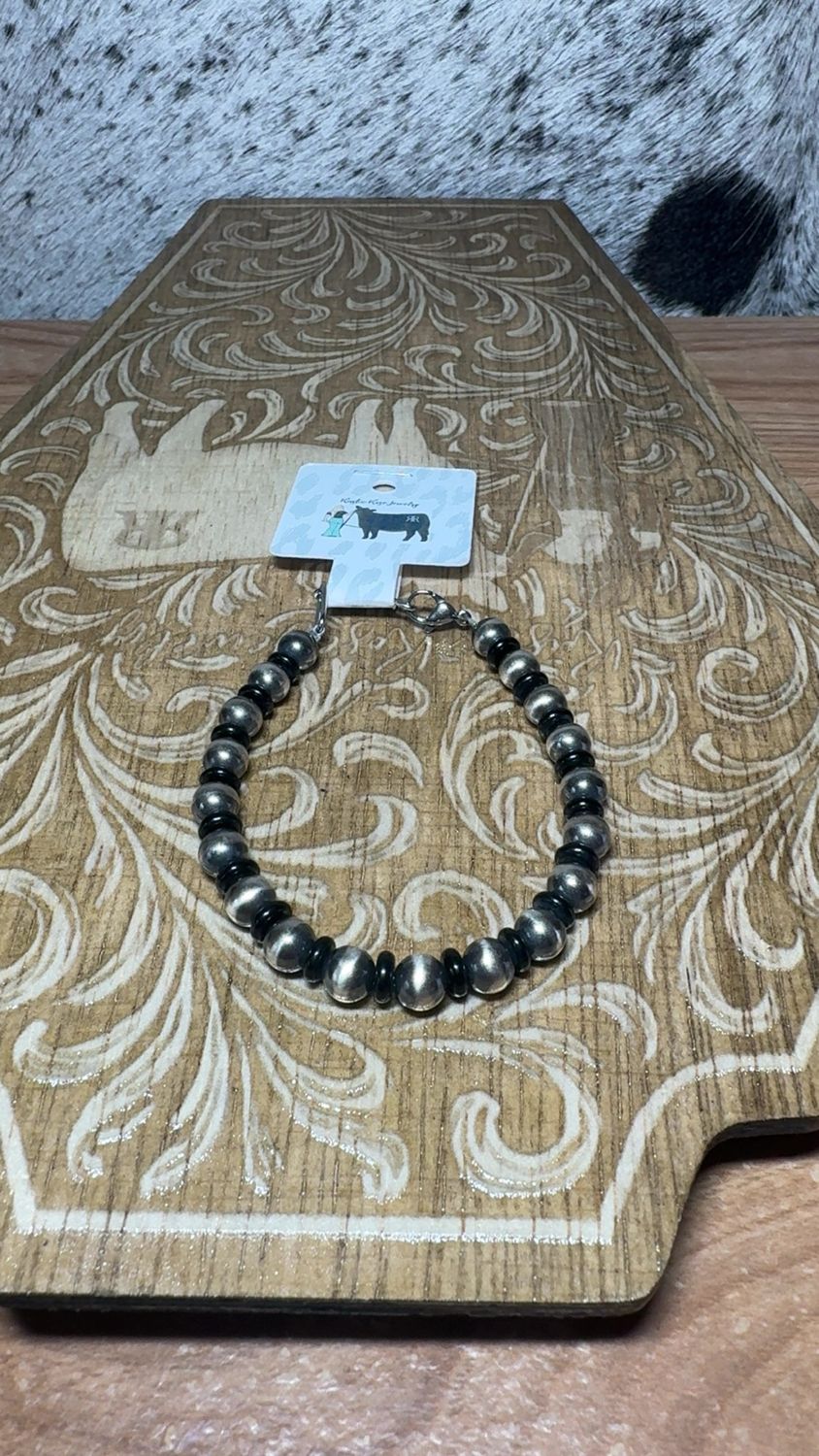 Black Onyx &amp; Navajo Pearl Bracelet
