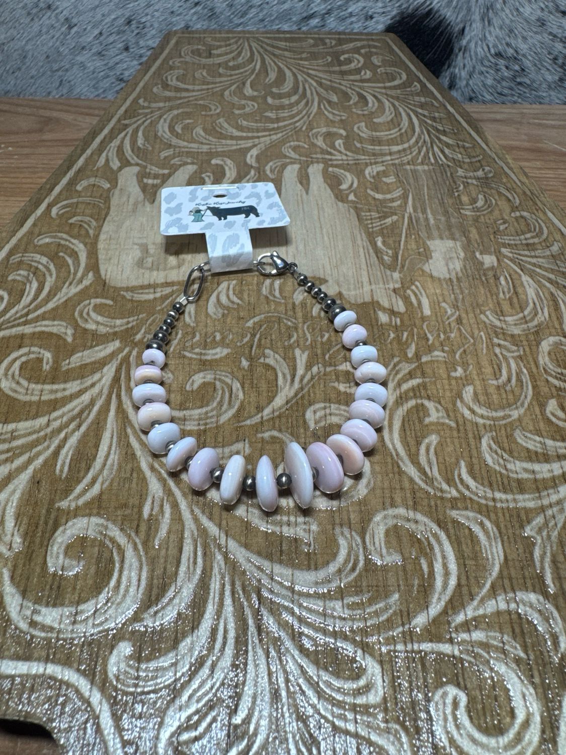 Pink Conch &amp; Navajo Pearl Bracelet