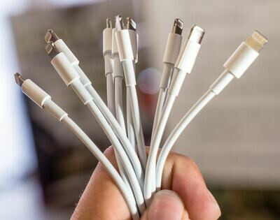 CABLES