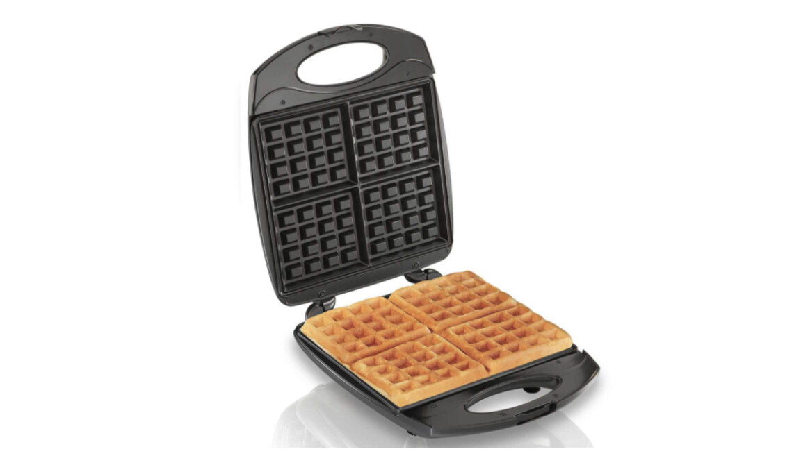 Hamilton Beach | Belgian Style Waffle Maker 26020