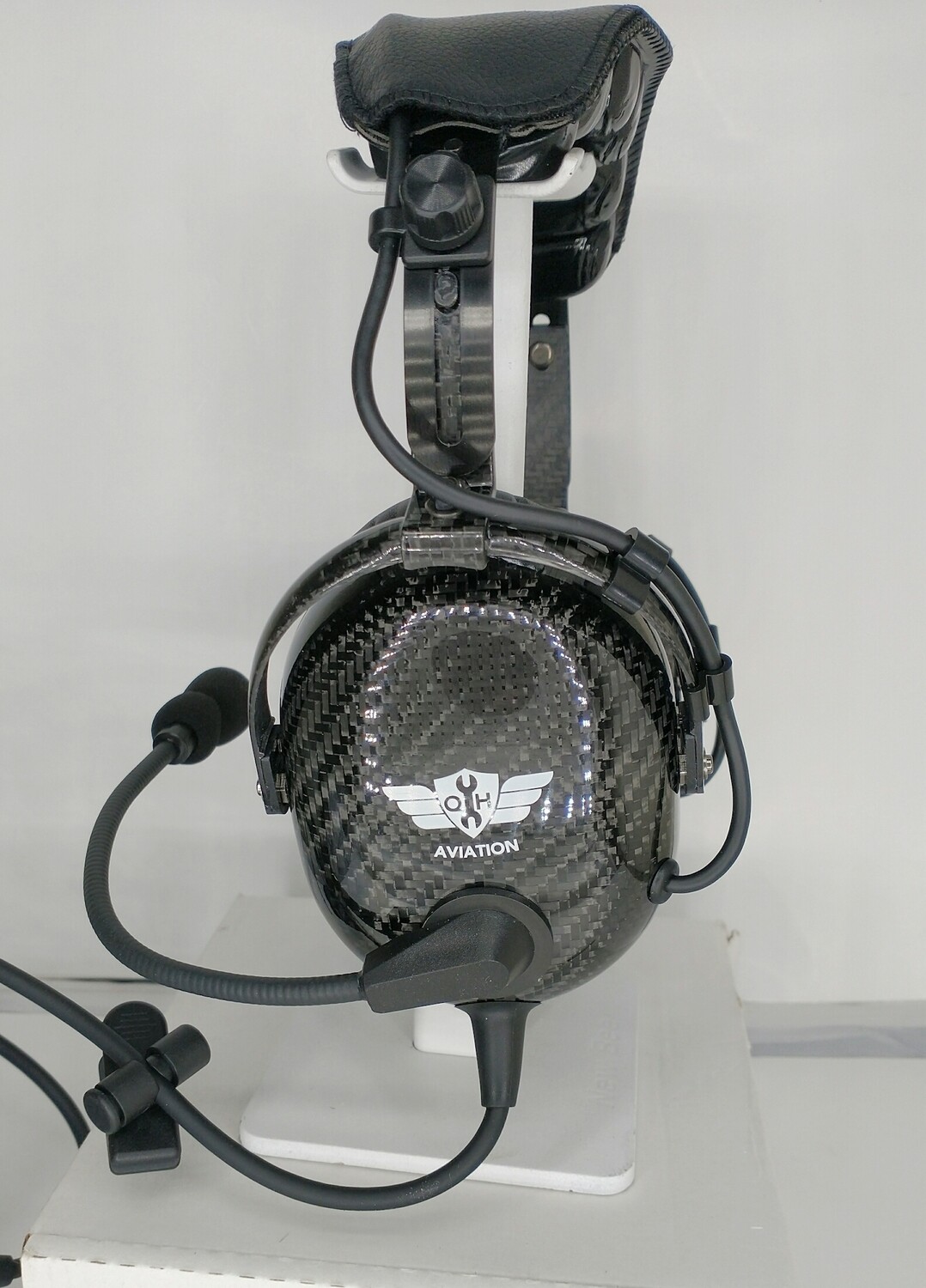 QH-202 Carbon Fiber Bluetooth ANR Headset.