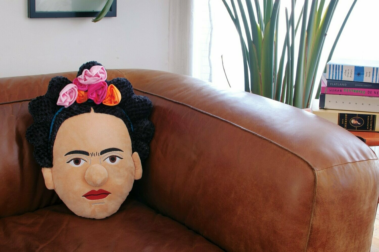 Frida Kahlo Stuffed Portrait Cuscino