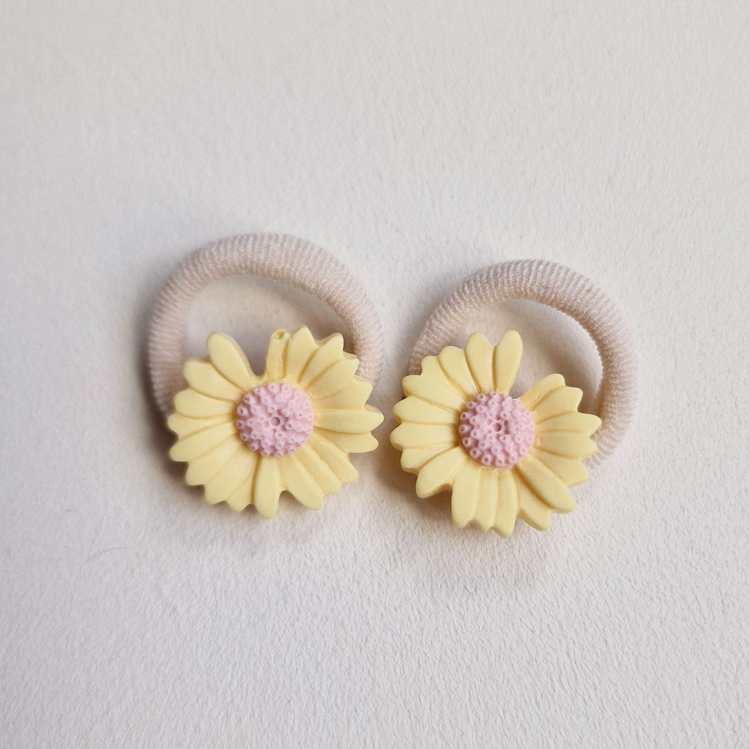 Haarelastiekjes Madelief geel - set a 2 stuks