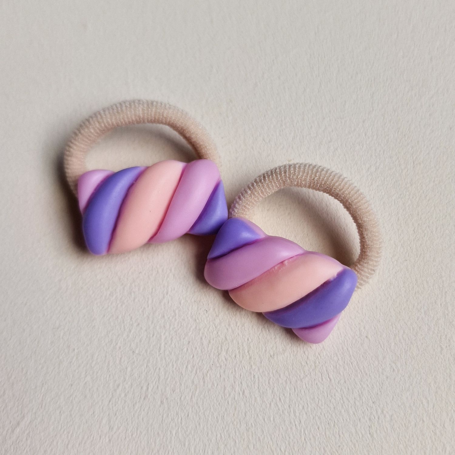 Haarelastiekjes spekjes lila - set a 2 stuks