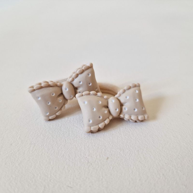 Haarelastiekjes strikje stippel beige - set a 2 stuks