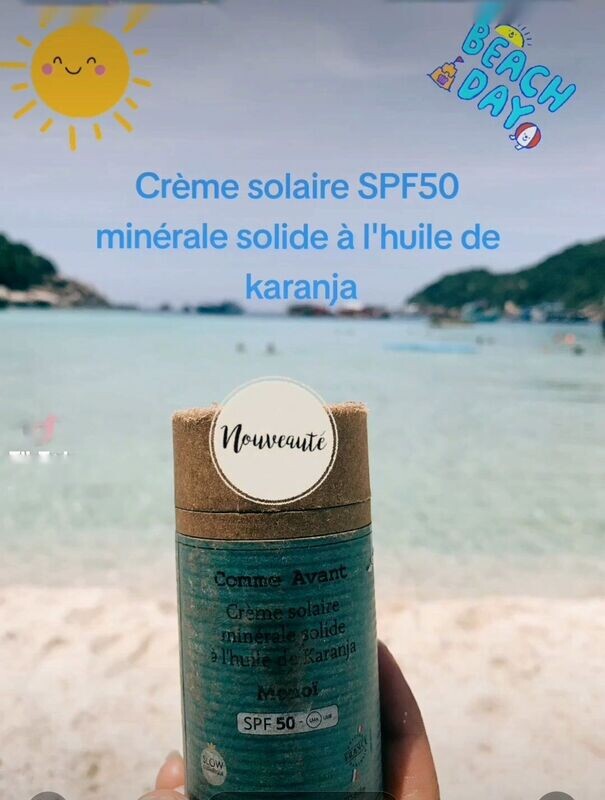 Crème solaire minérale solide SPF50 à l'huile de Karanja - Parfum Monoï 80 gr Crème solaire minérale solide SPF50 à l'huile de Karanja - Parfum Monoï 80 gr
