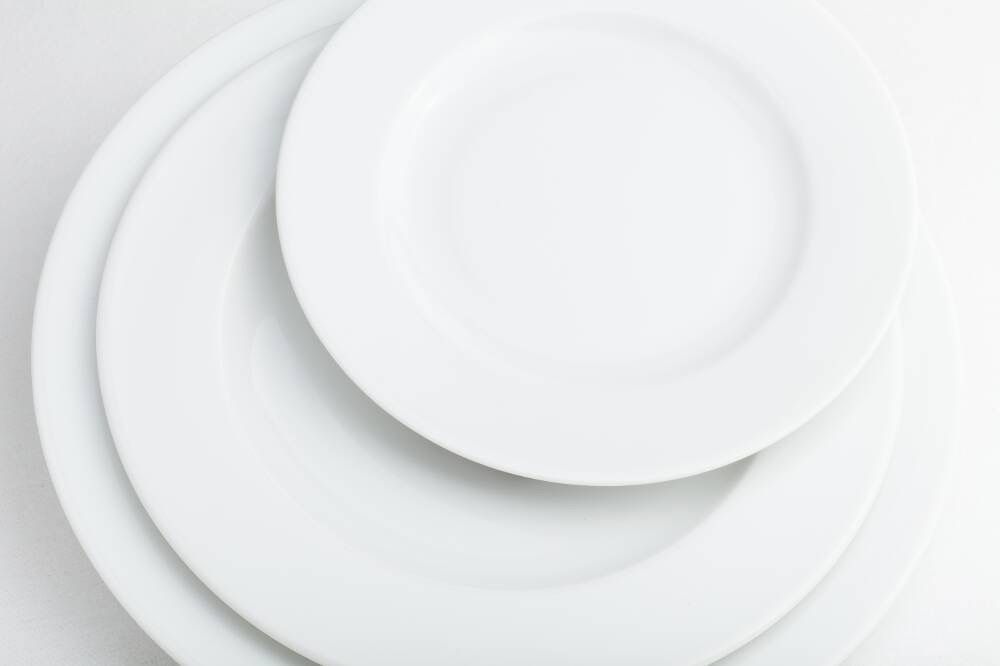 ASSIETTES RONDES PORCELAINES