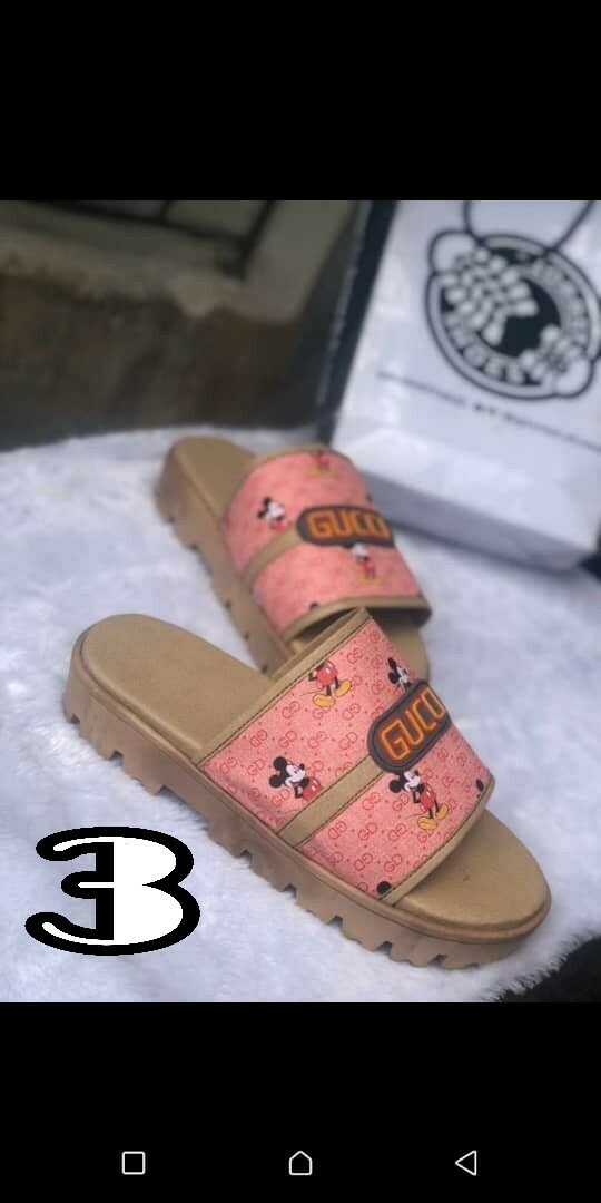 Men&#39;s footwear