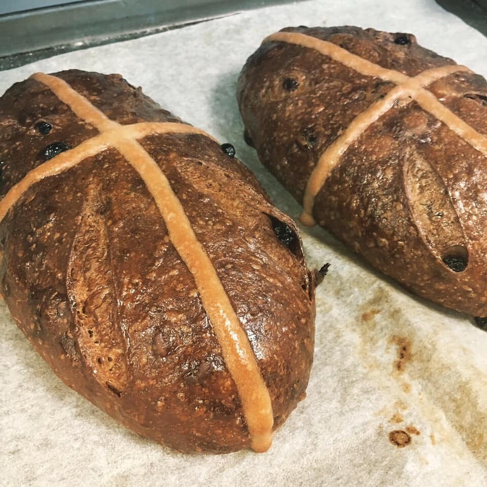 Hot Cross Loaves (v) Hot Cross Loaves (v)