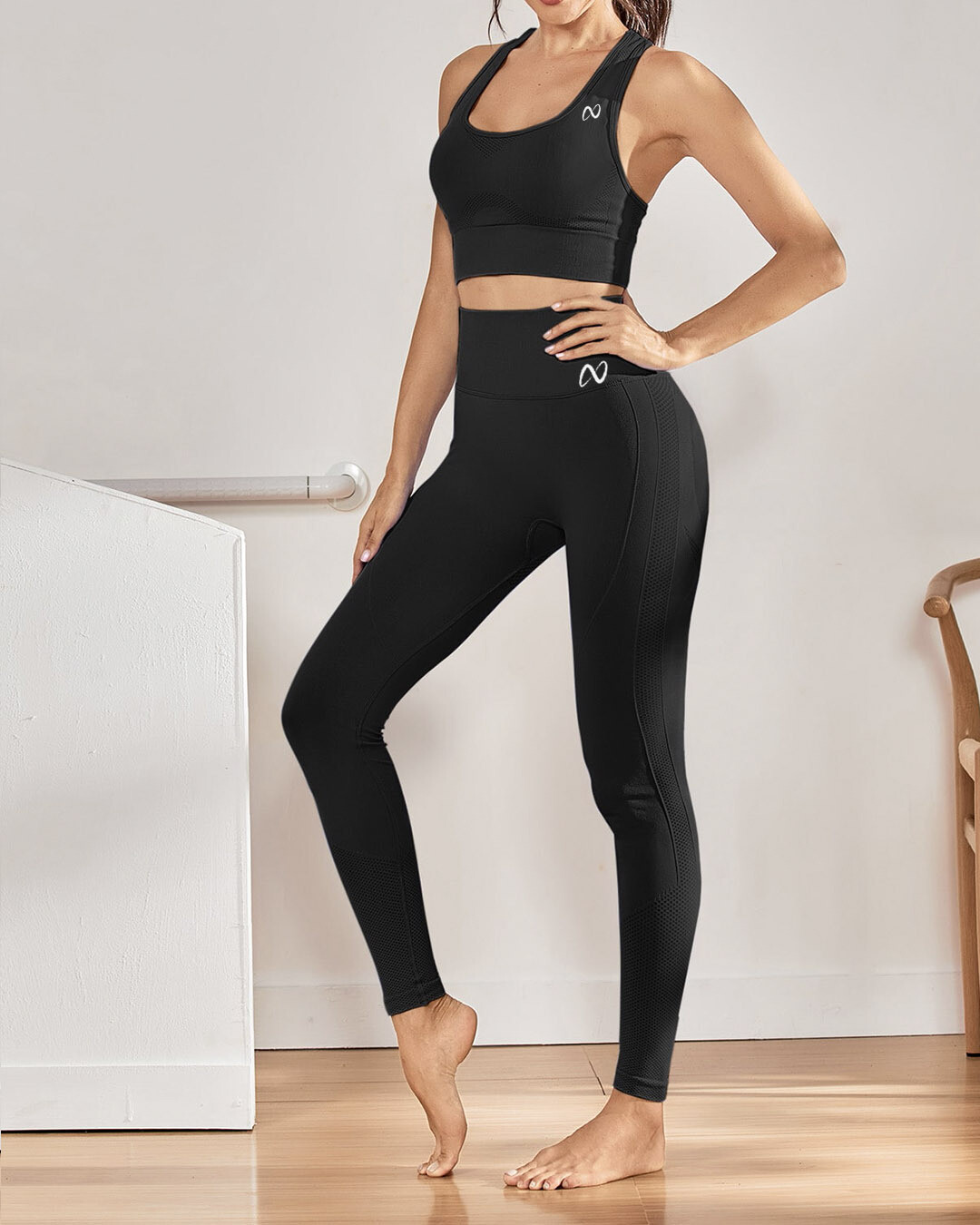 Seamless Racer Back Sports Bra &amp; Sports Leggings (Scrunch Butt)