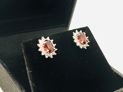Orecchini Granato Naturale su Argento 925 e Zirconi
