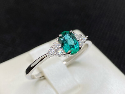 Anello Smeraldo e Brillanti Sintetici
