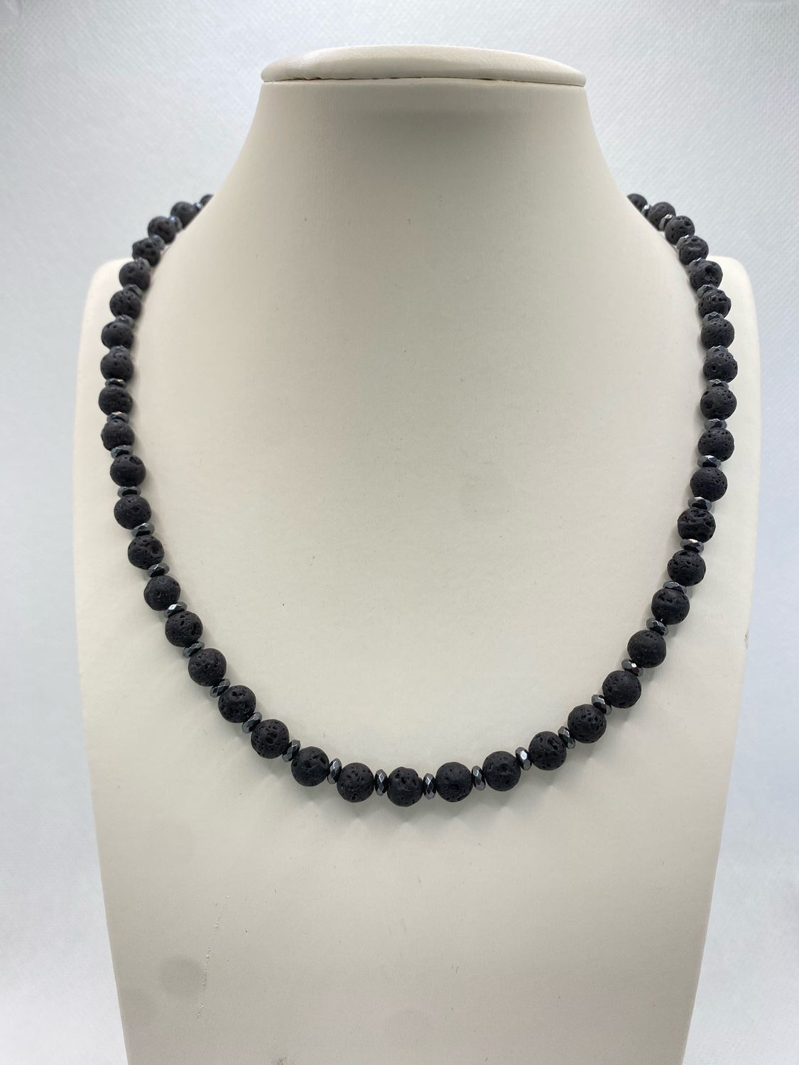 Collana Perle di Lava da Uomo