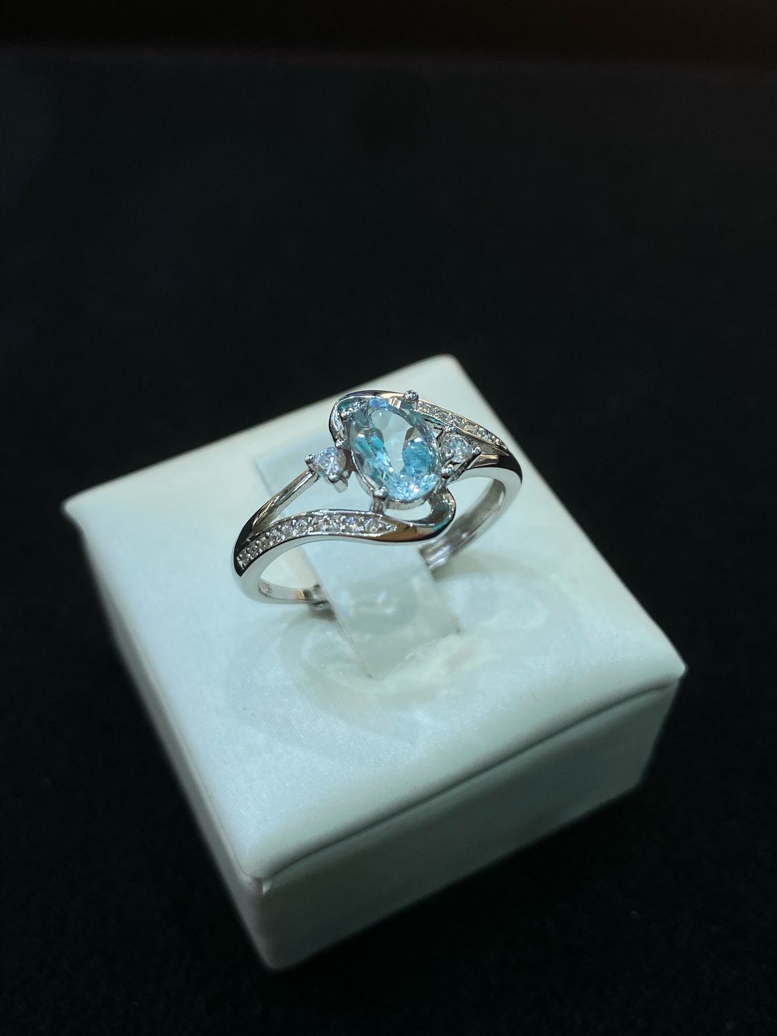 Anello Acquamarina Naturale e Zirconi