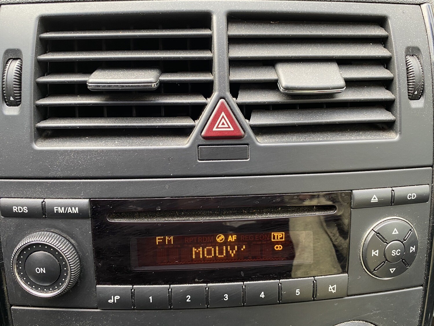 Radio 20  W169  A1698200086