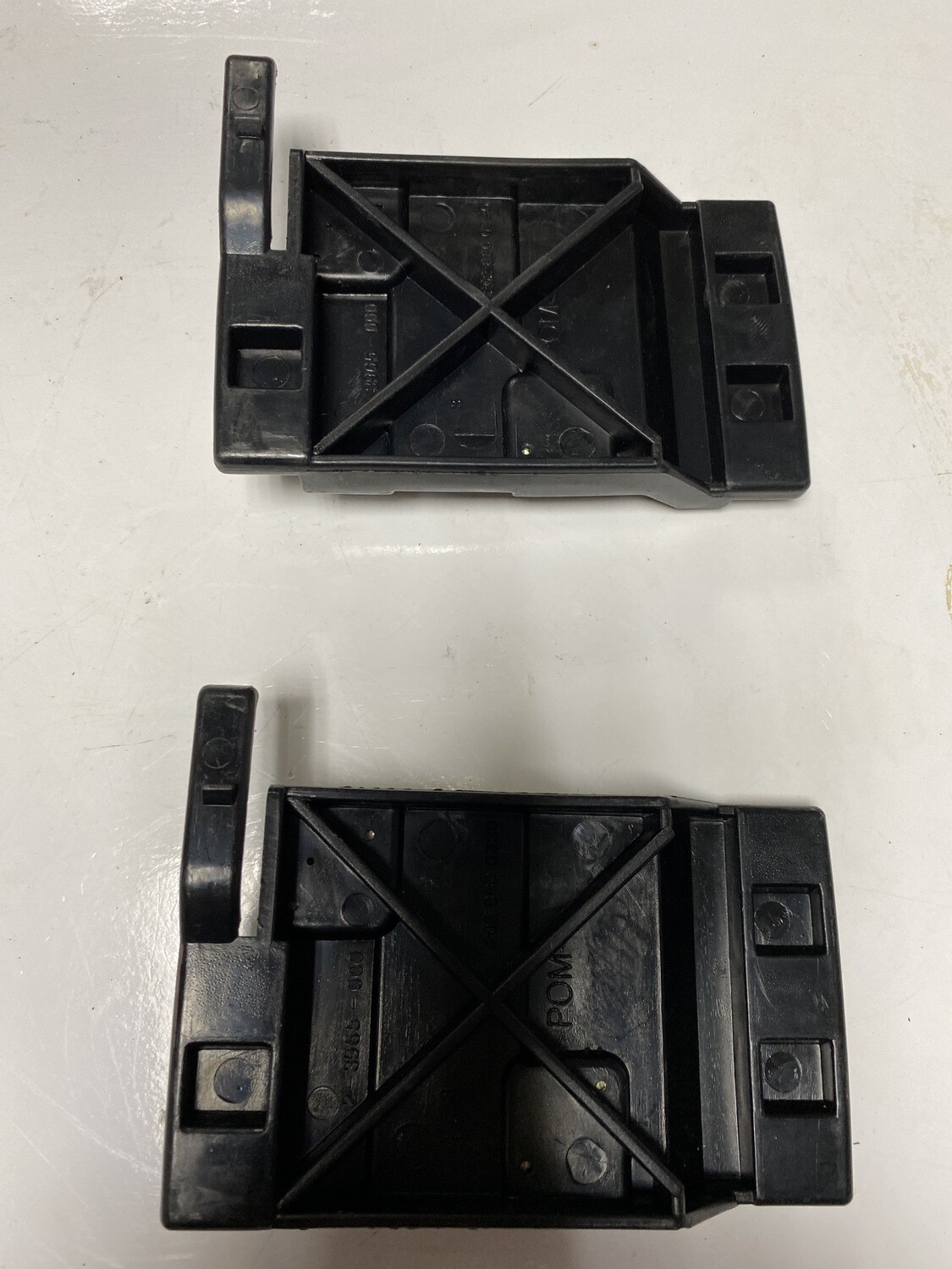Supports pare choc arrière  w202.  A2028800330