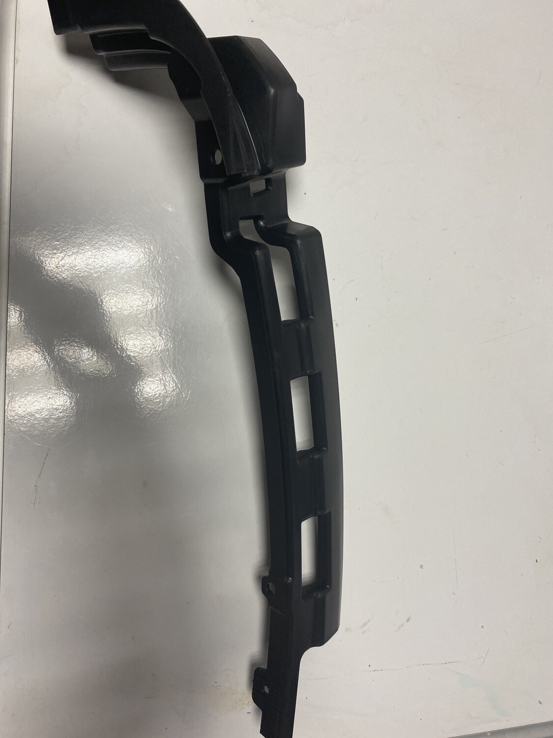 Rail pare choc AV/ A1568851821