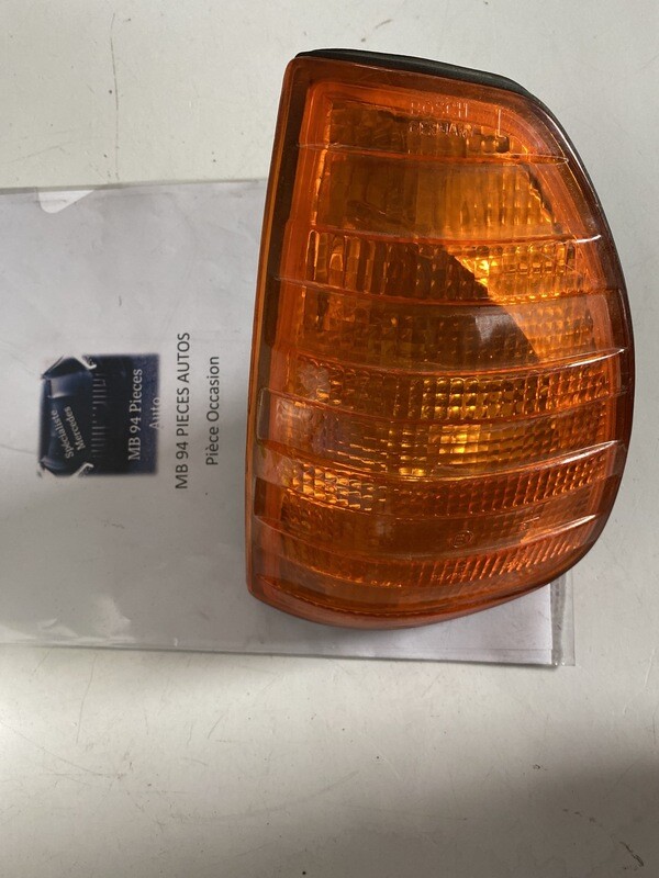 clignotant avant gauche bosch A0008207321 w123 82