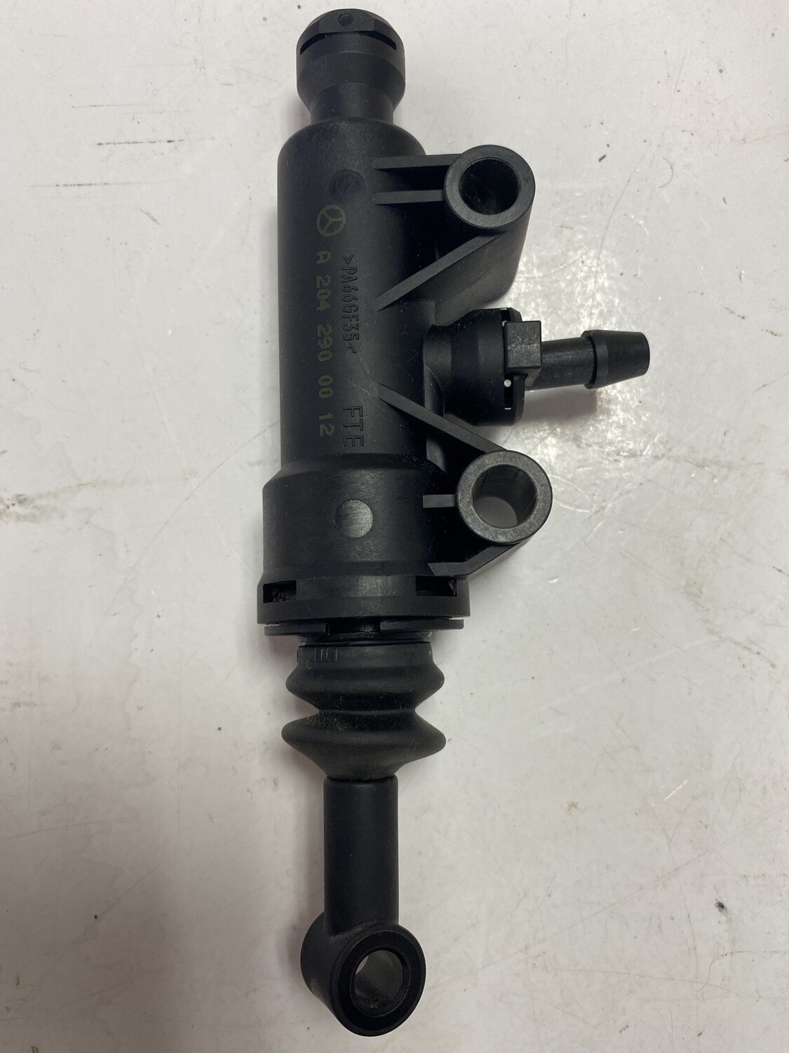 cylindre embrayage A2042900012 w204