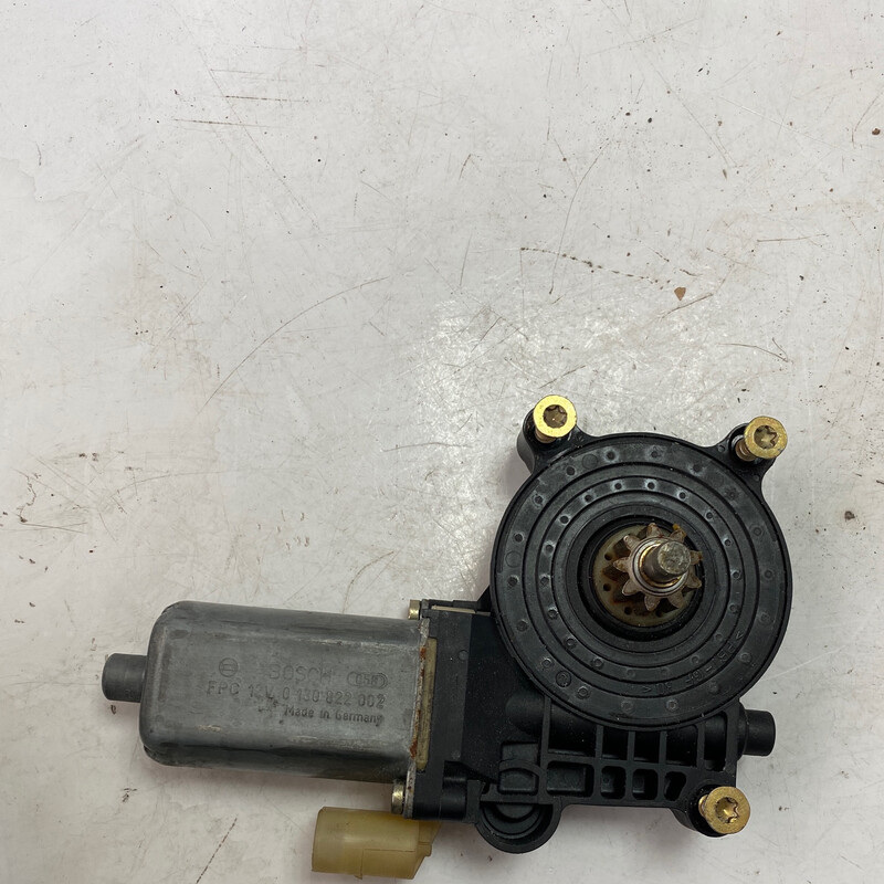 moteur lève vitre bosch 0130822002 w450