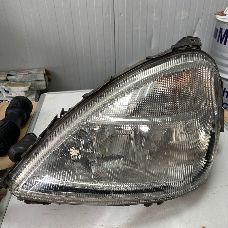 Phare Avant gauche w168