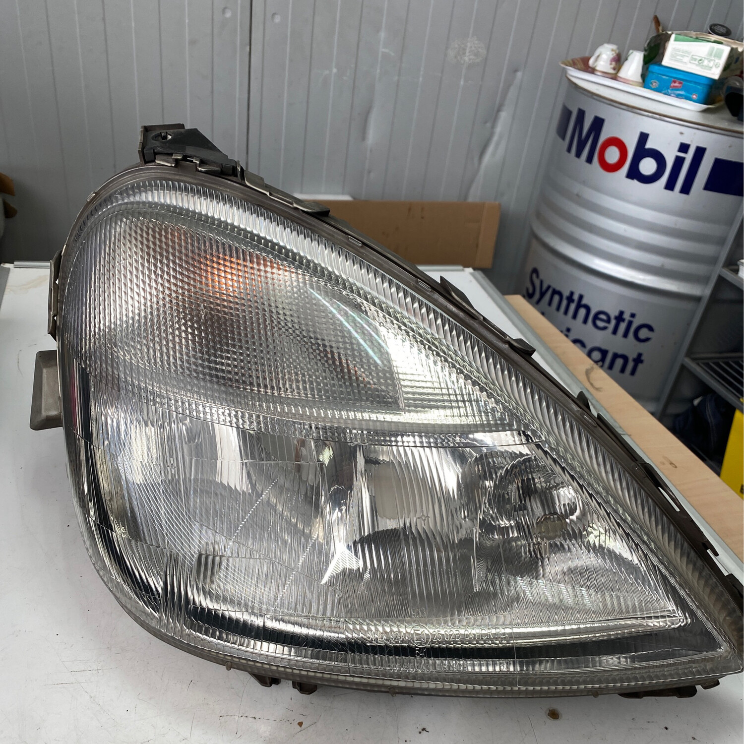 Phare avant droit w168
