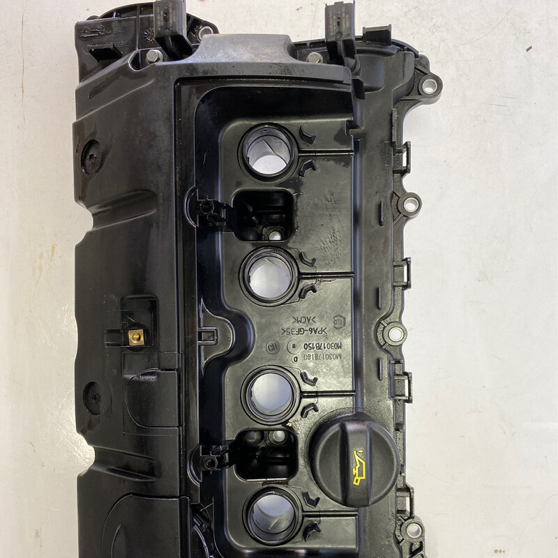 Couvercle culasse 1.4 /1.6 /C3/Peugeot 208/308/508 réf M03017B180