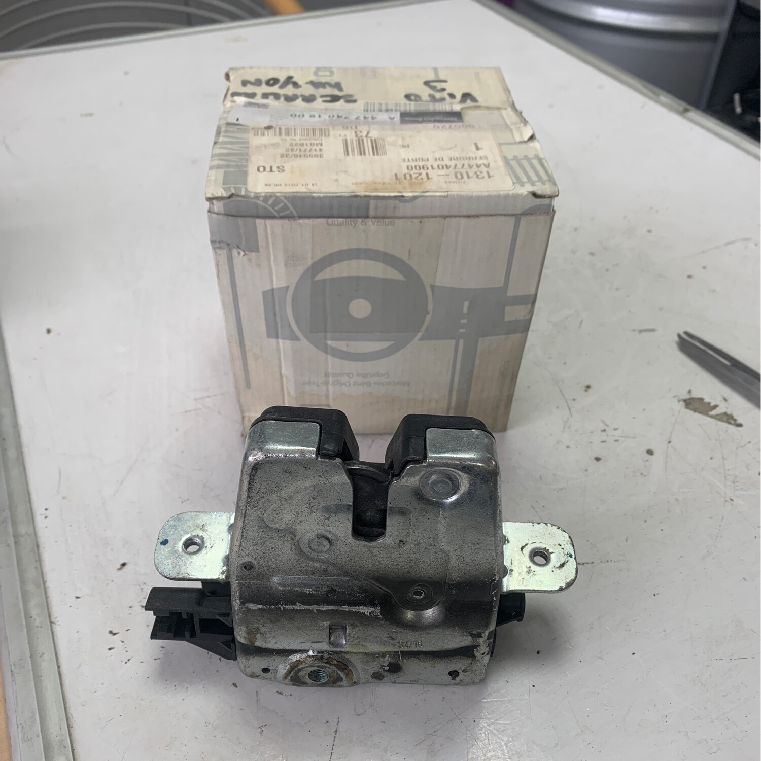 Serrure de porte vito w447