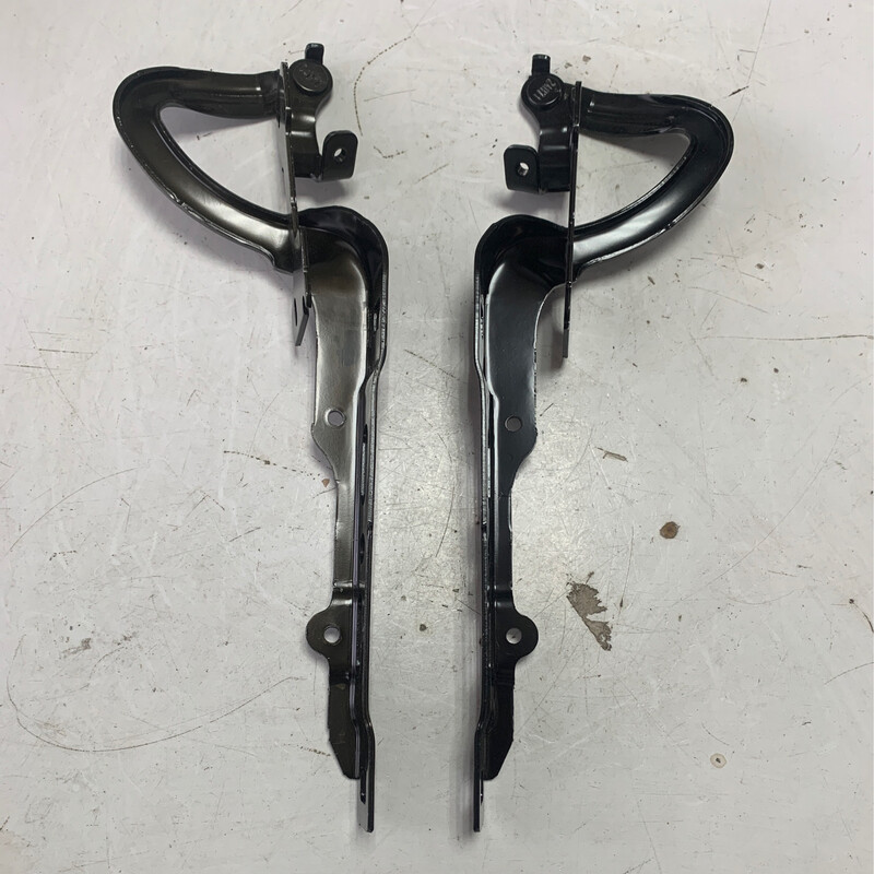 Charnière capot Peugeot  208