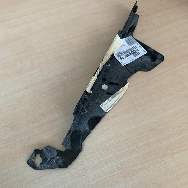 Support aile avg Peugeot 208