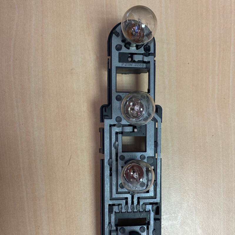 porte ampoule p21W32cp audi