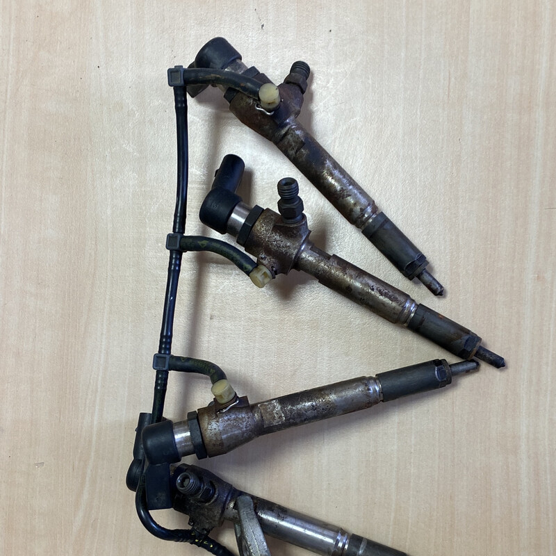 INJECTEUR RENAULT CLIO 3 R7820640