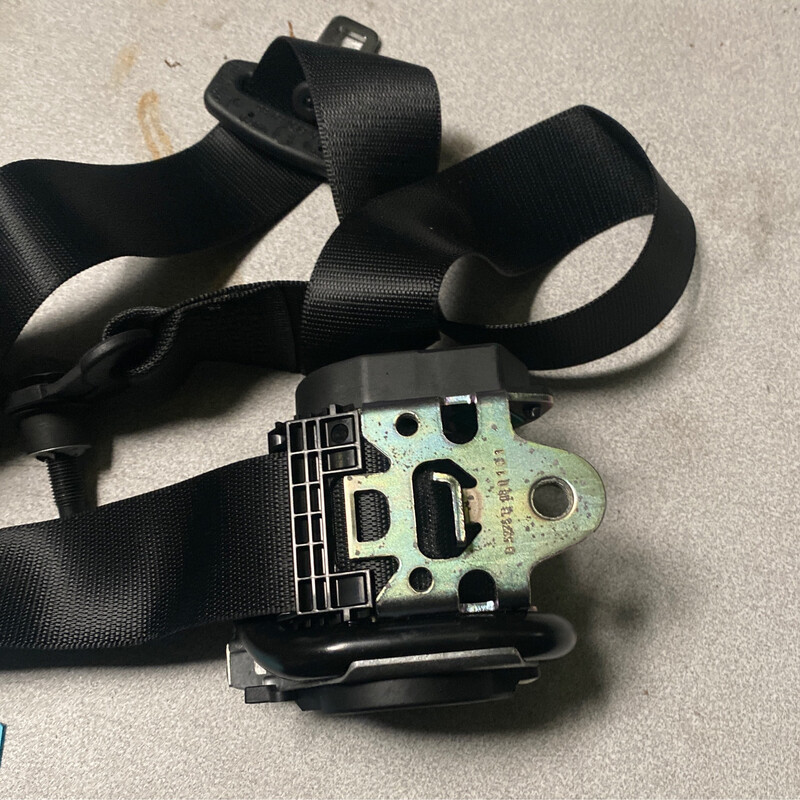 ceinture av gauche A1698606985 w169 85