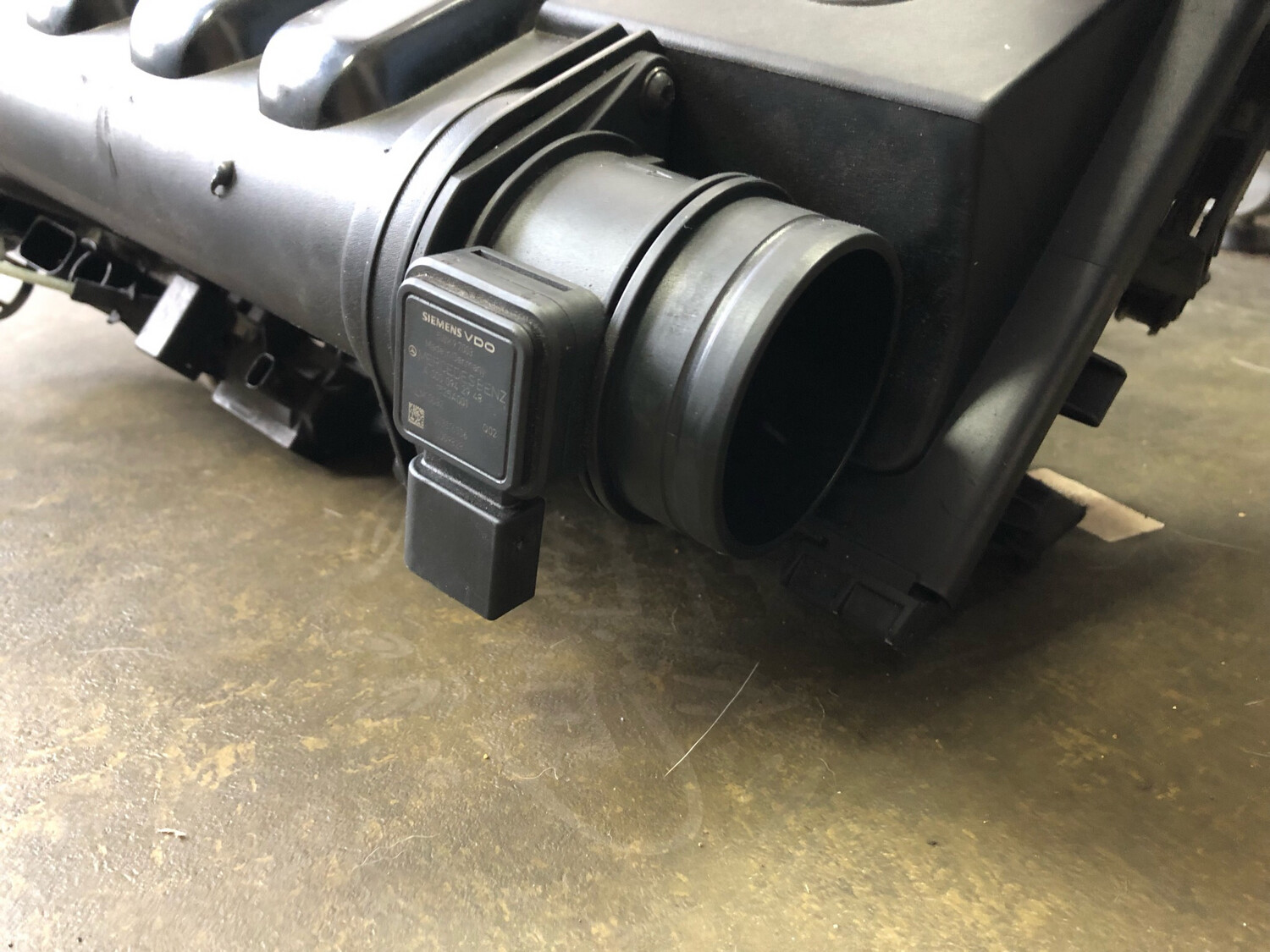 Boîtier de filtre à air complet A6400900701 w169 01