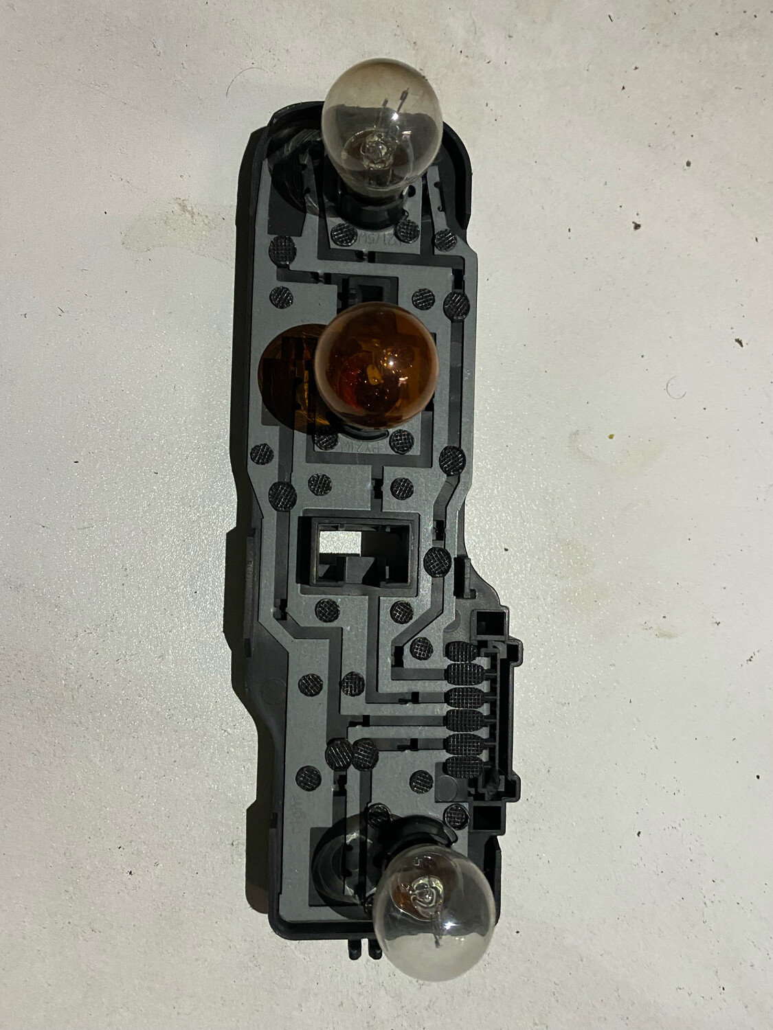 porte ampoule côté gauche 509172 w451 72
