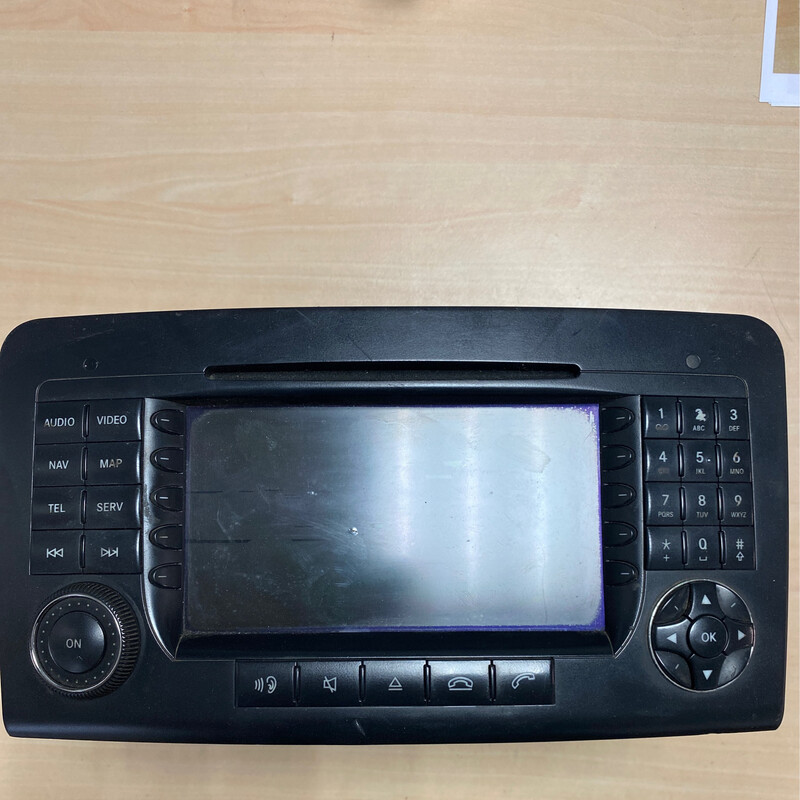 Commande gps radio ref A164 820 22 79 d origine Mercedes Ml w164