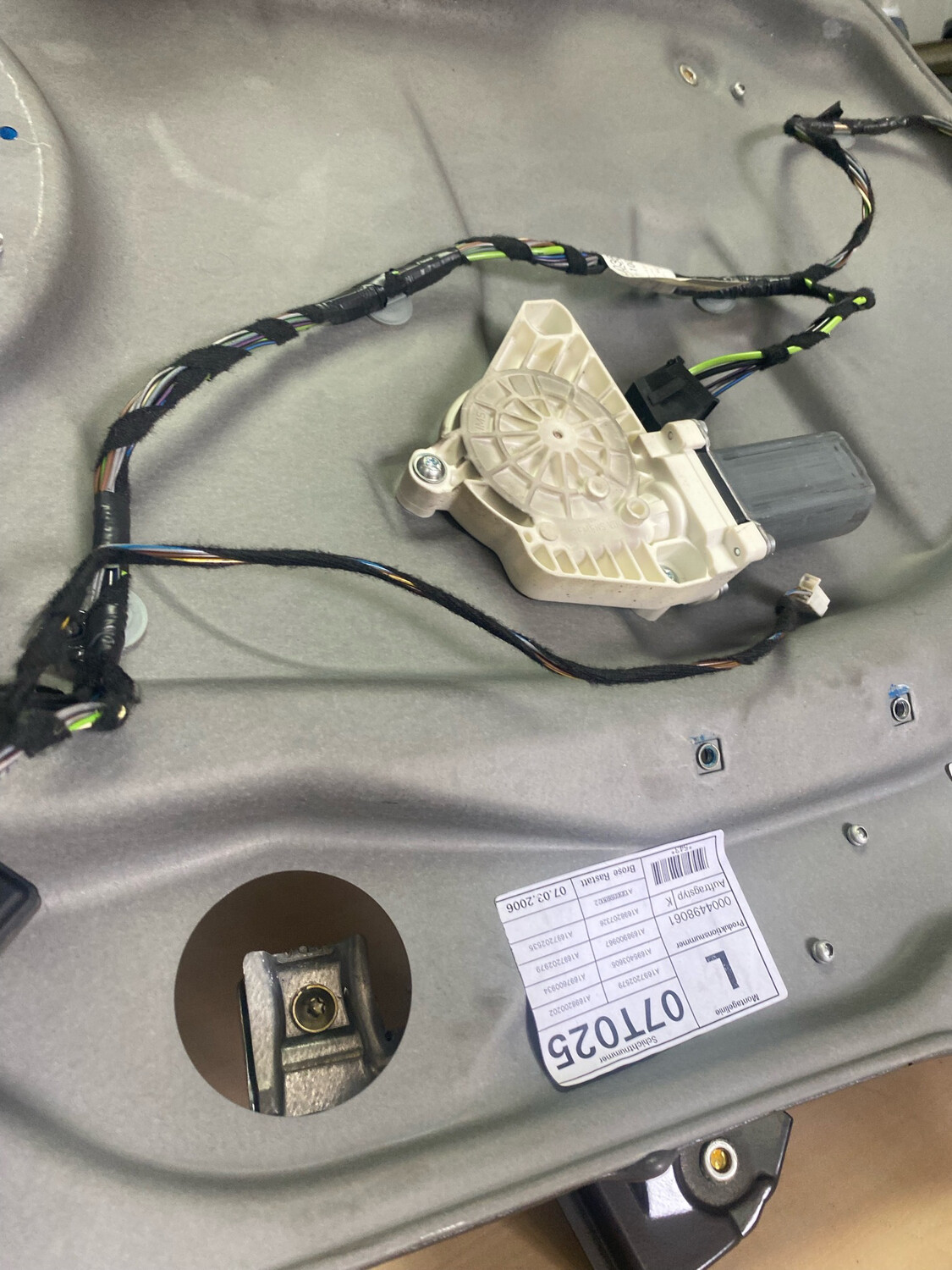 leve vitre électrique avant gauche A1698207326 w169 26